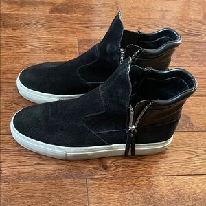 Black High-Top Women’s Shoes